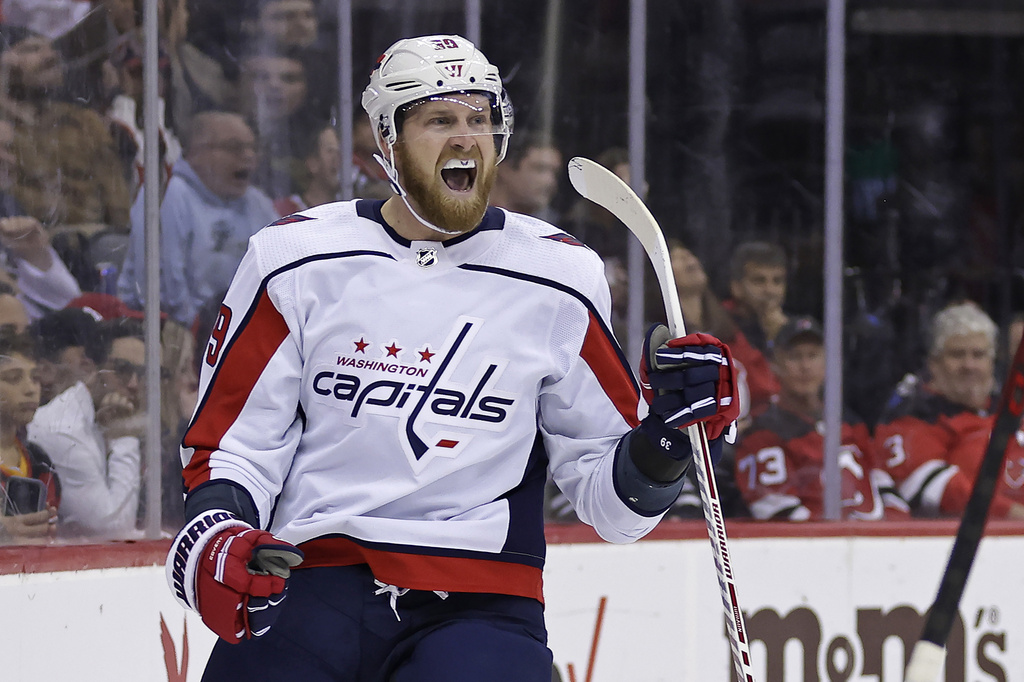 COMEBACK WIN! Capitals Tally 3 Third-Period Goals To Beat Devils