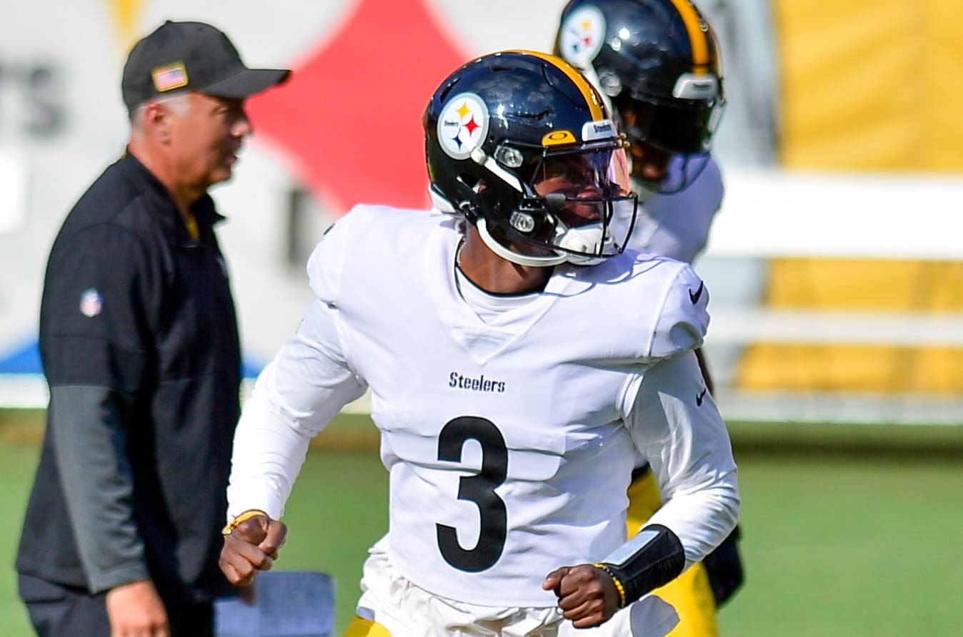 Pittsburgh Steelers quarterback Dwayne Haskins (3) against the