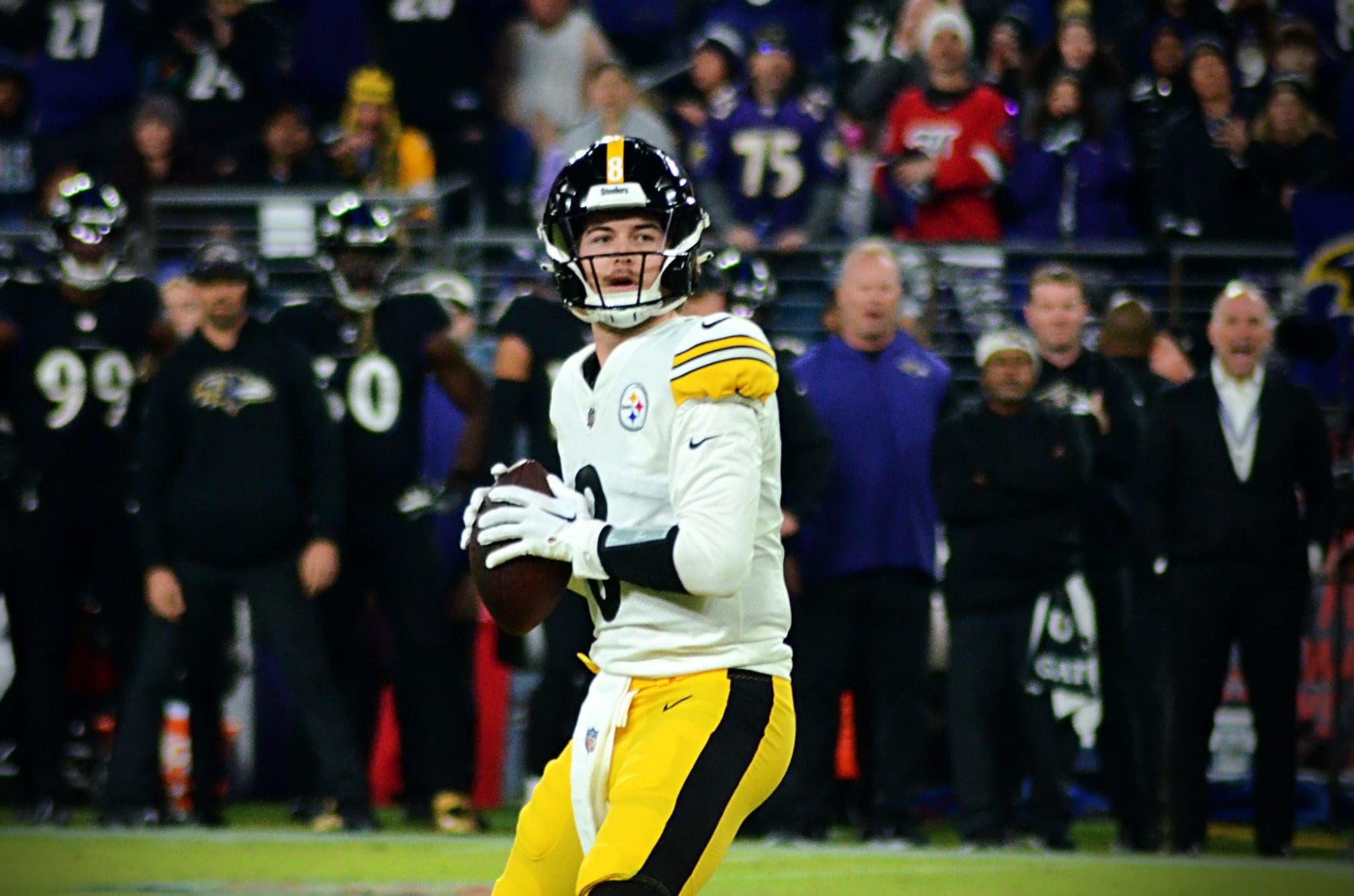 Kenny Pickett Injured as Pittsburgh Steelers Drop Defensive Battle to Ravens  - Sports Illustrated Pittsburgh Steelers News, Analysis and More