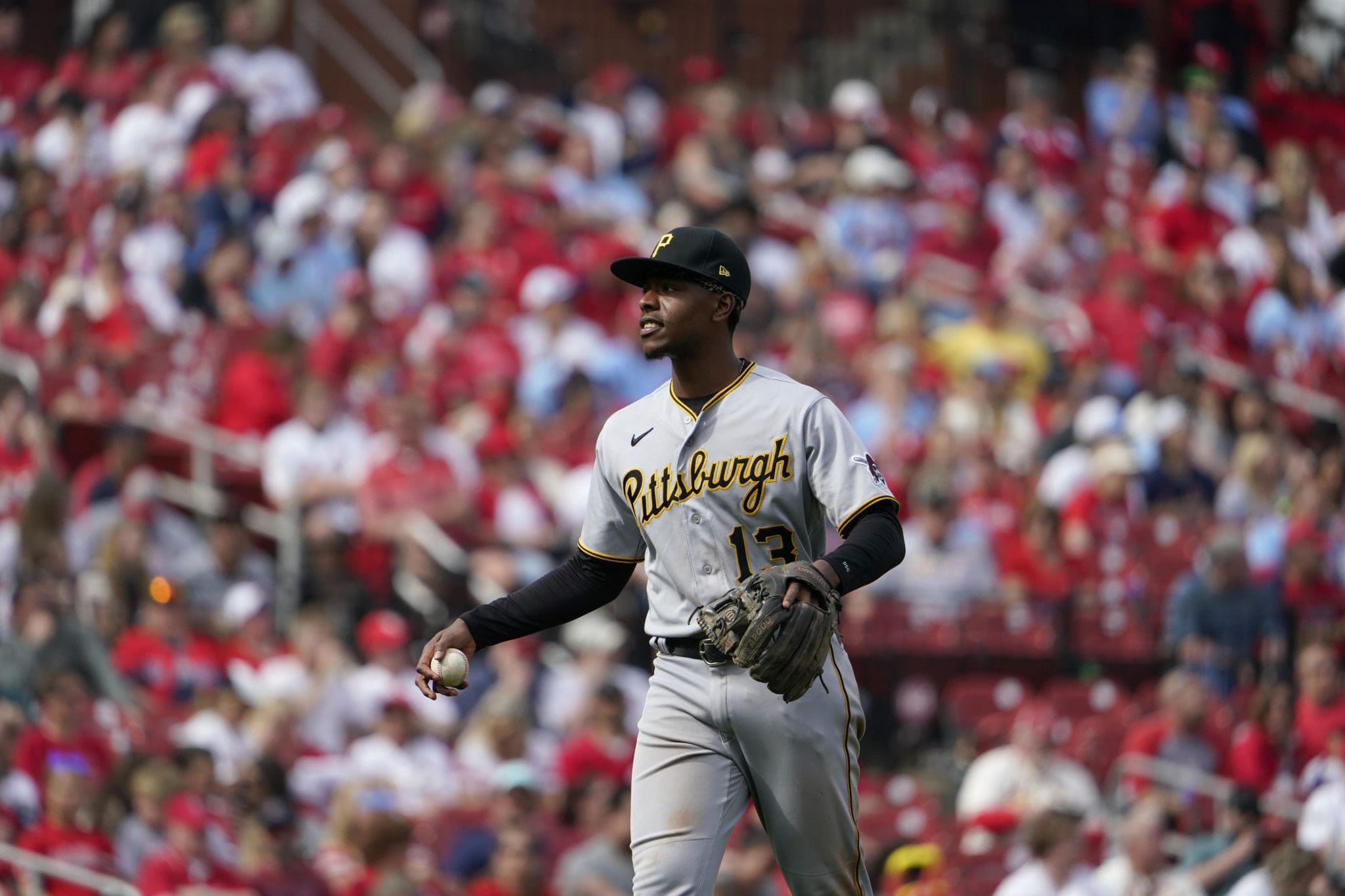 Pirates third baseman Ke'Bryan Hayes named a Gold Glove award finalist