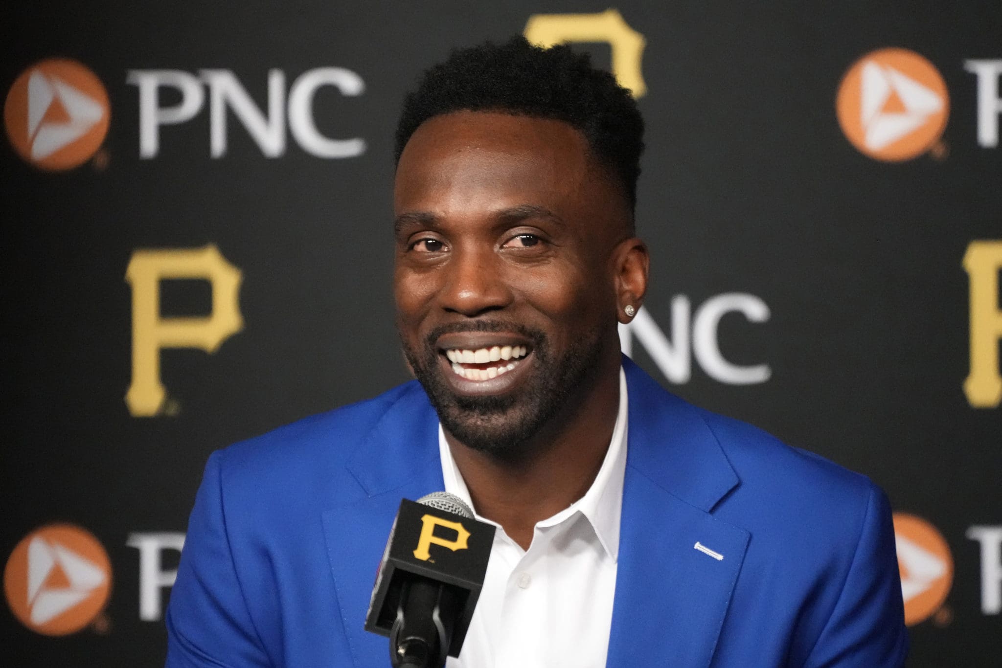 Yankees officially acquire Andrew McCutchen from Giants