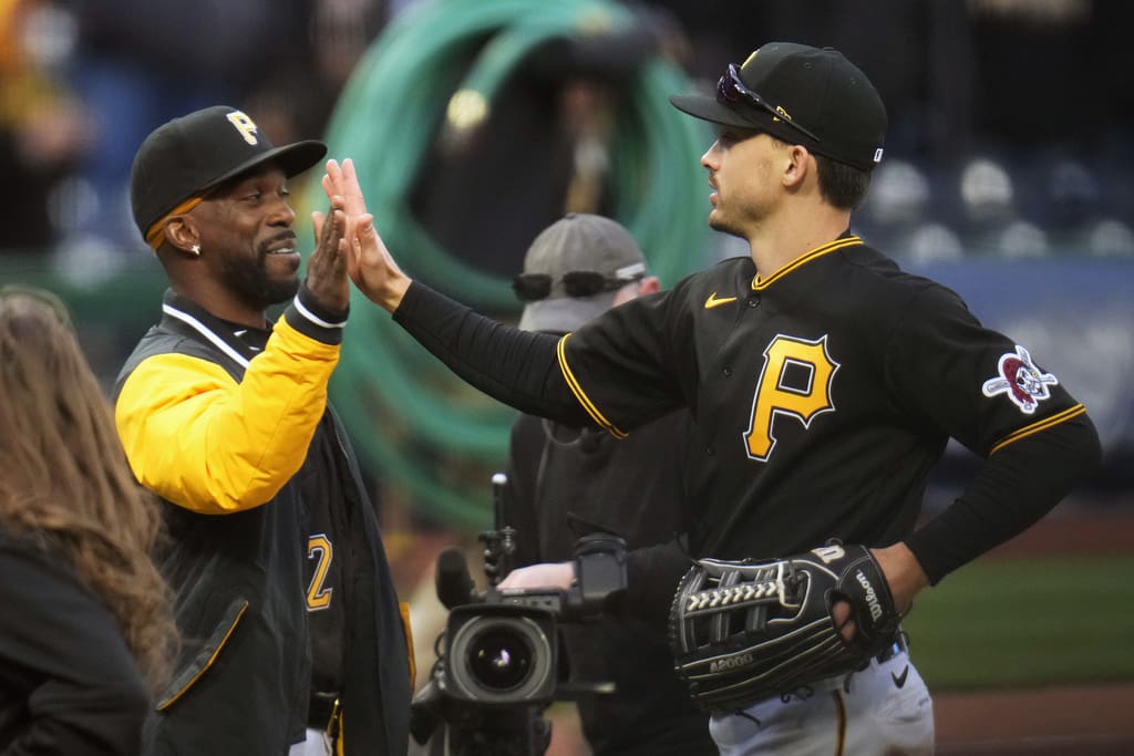 Your Bucs complete the sweep with a - Pittsburgh Pirates