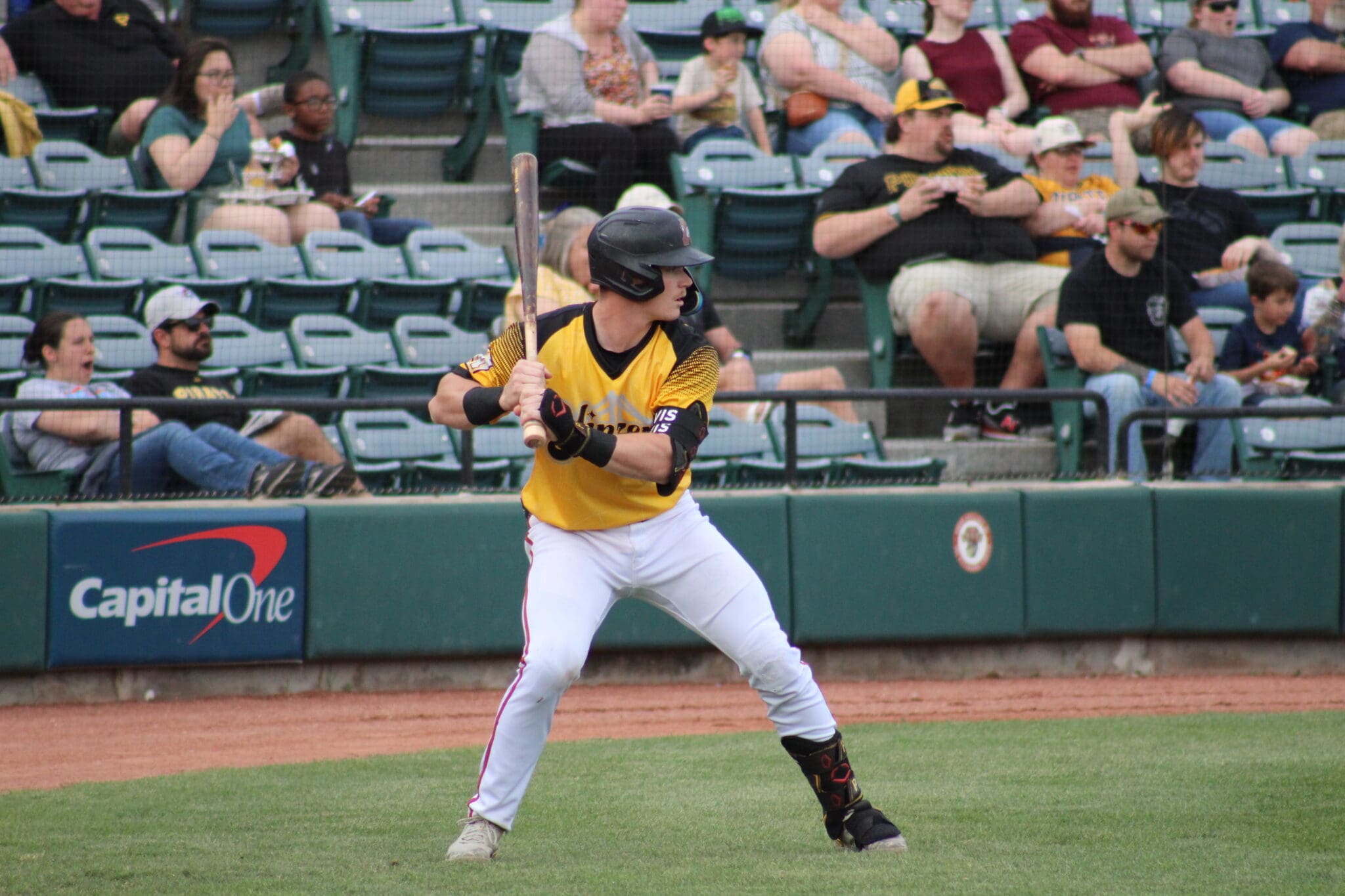 Henry Davis hits double in first MLB at-bat for Pirates