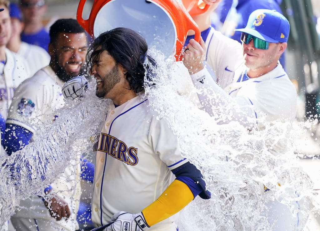 Mariners Secure Series Win Against the Marlins! Does Cody